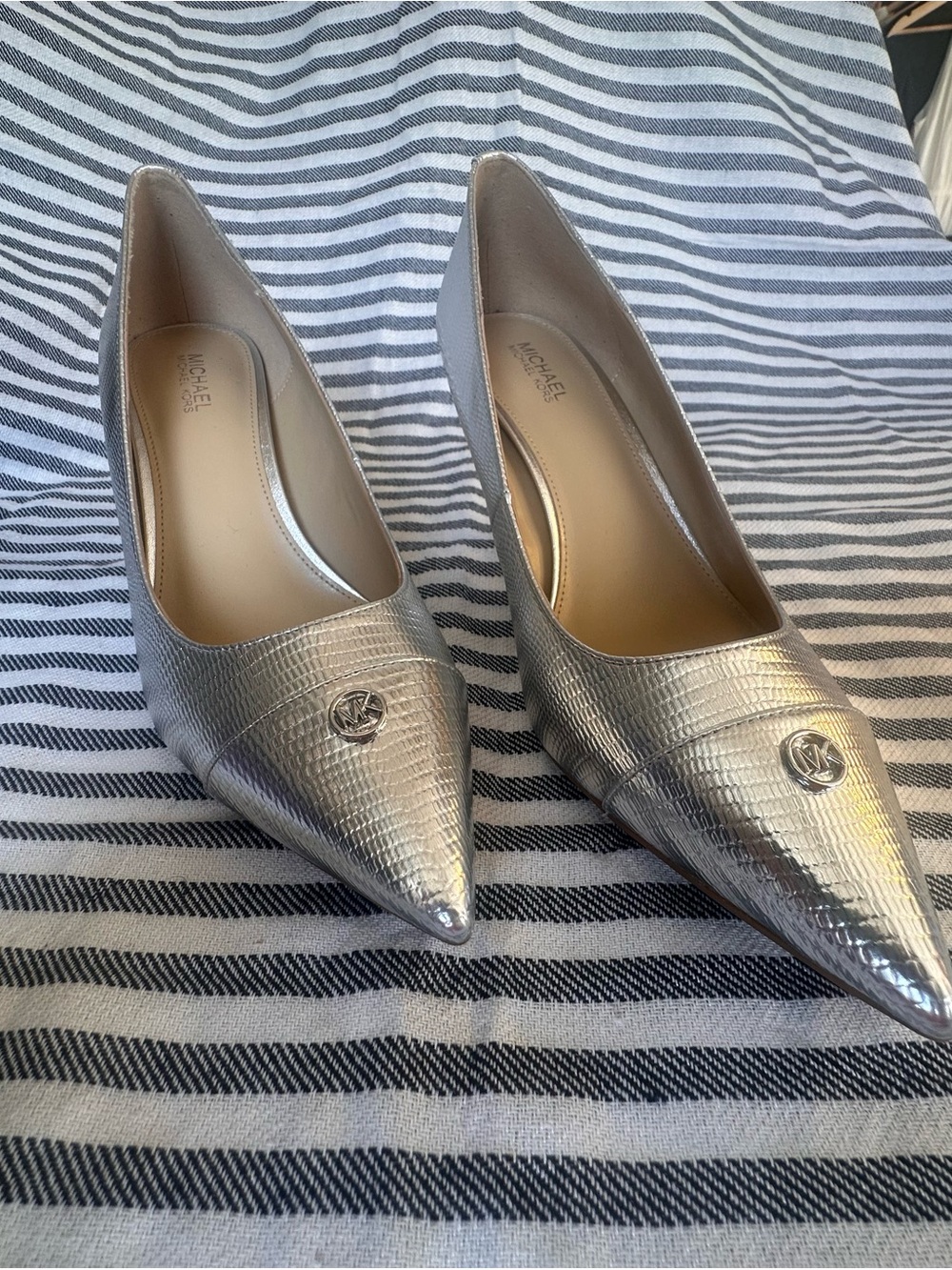 Michael Kors Silver Metallic Lizard Embossed Pointed Toe Pumps
